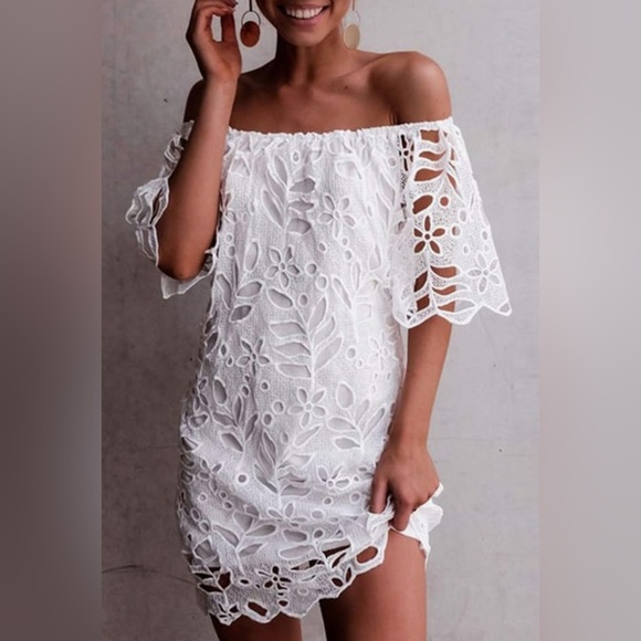 PrettyGarden White Off-Shoulder Lace Dress size M <<19>> - Picture 2 of 8